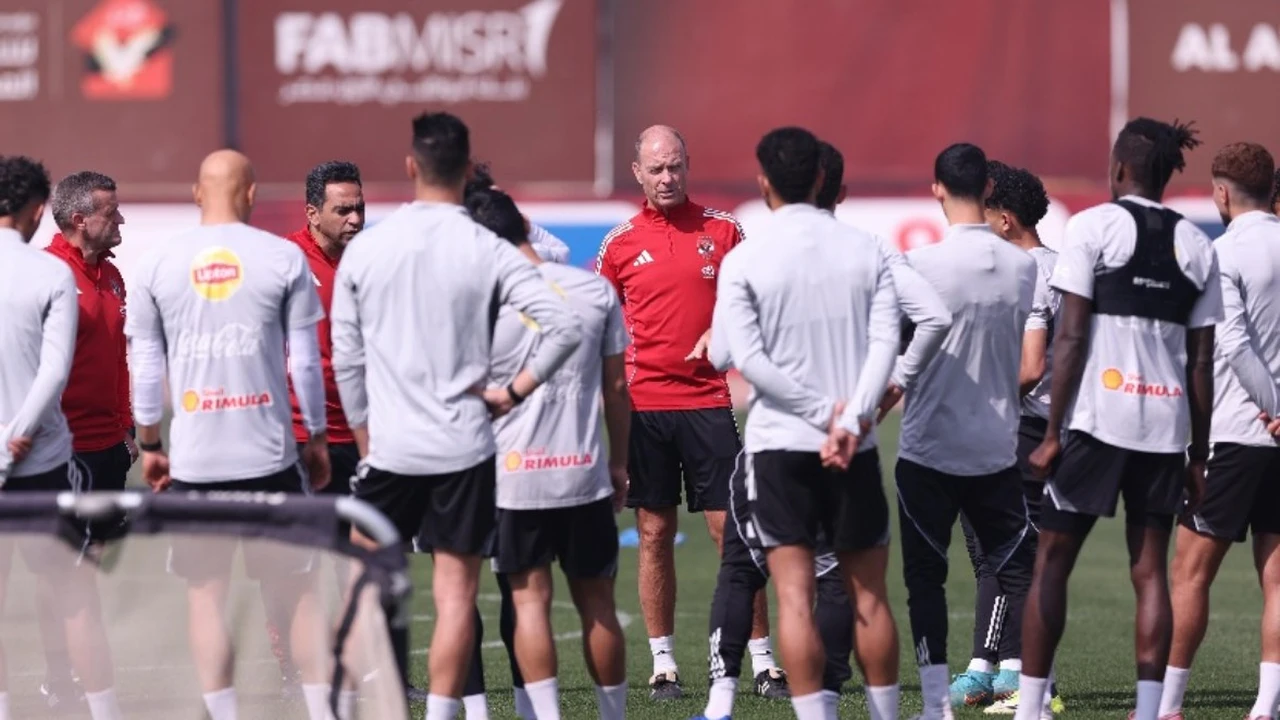 موعد مباراة الأهلي وسيراميكا كليوباترا والقنوات الناقلة للقاء المرتقب بين الفريقين